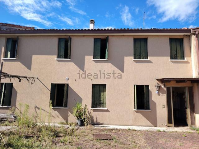 Casa in vendita a Paderno Del Grappa, Veneto
