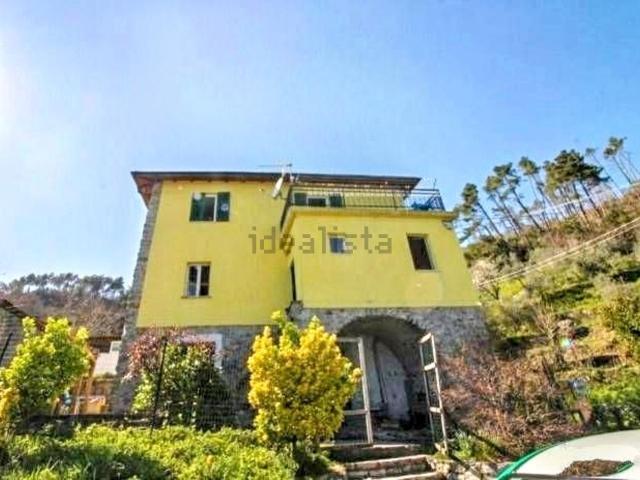 Casa in vendita a Follo, Liguria