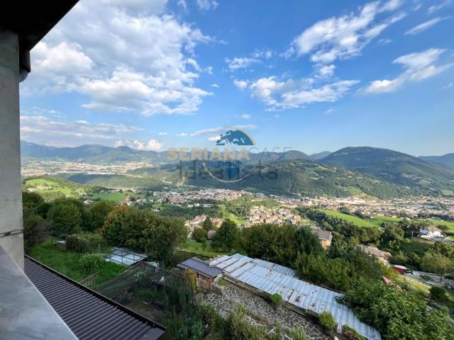 Casa in vendita a Gazzaniga, Lombardia