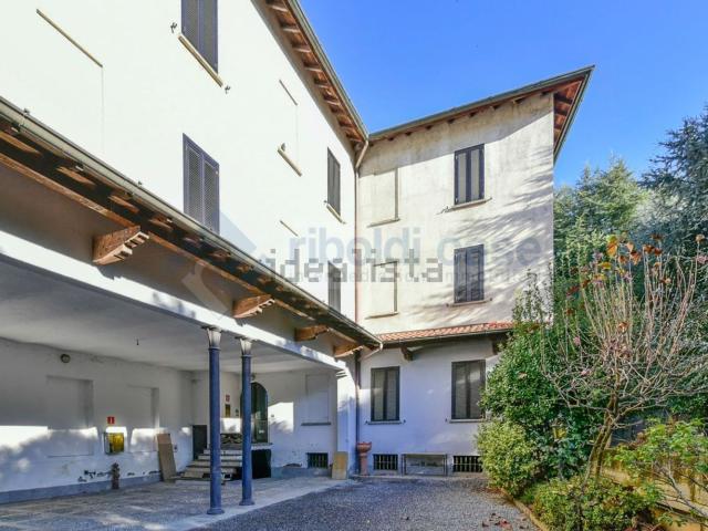 Casa in vendita a Meda, Lombardia