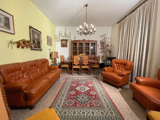 Casa in vendita a Prato, Toscana
