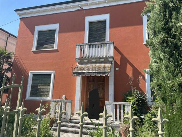 Casa in vendita a Suzzara, Lombardia