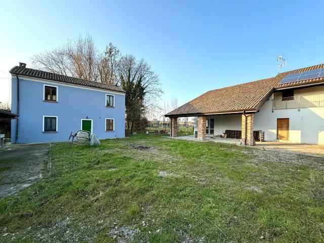 Casa in vendita a Corana, Lombardia