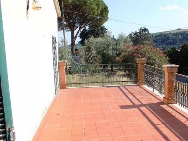 Casa in vendita a Baschi, Terni