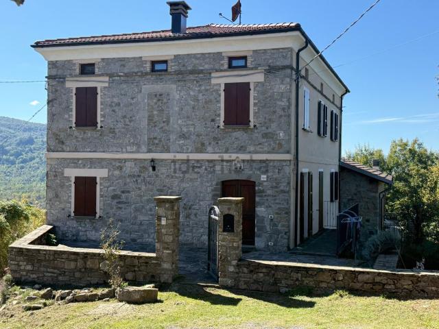 Casa in vendita a Borgo Val Di Taro, Reggio Emilia