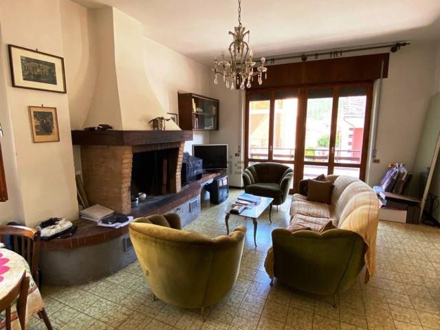 Casa in vendita a Capomassa, Fiuminata