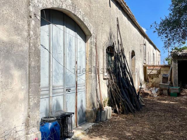 Casa in vendita a Fondi, Palazzolo Acreide