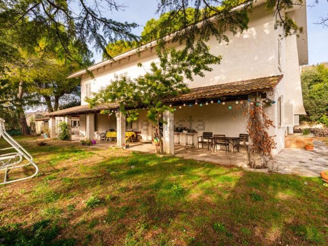 Casa in vendita a Contrada Grazie, Marche