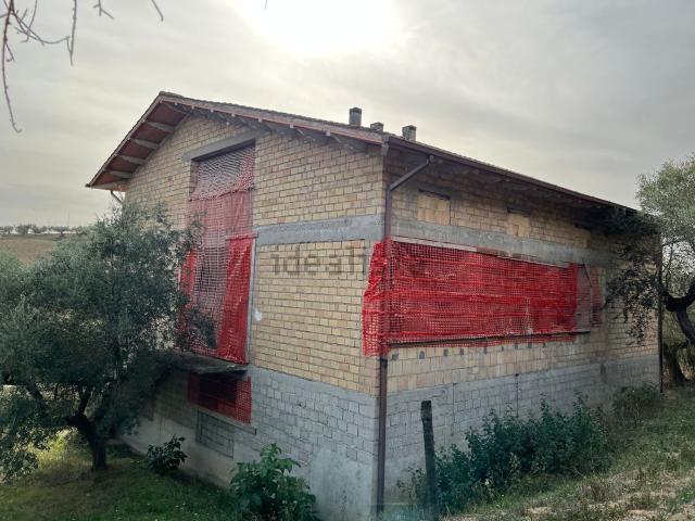 Casa in vendita a Senarica, Moscufo