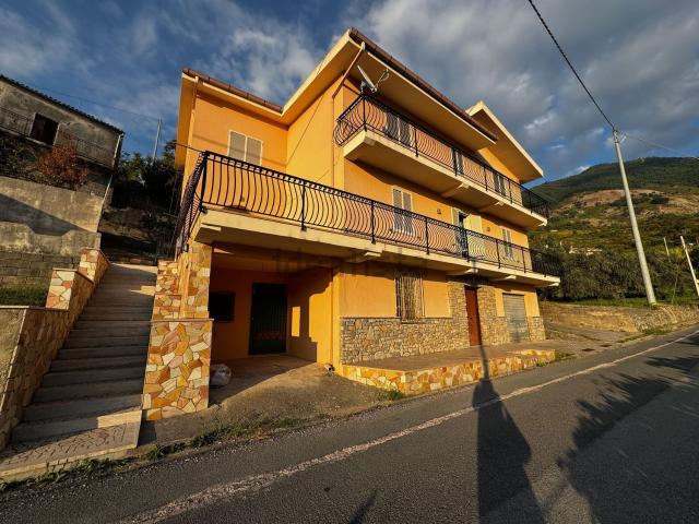 Casa in vendita a Calabria, Cosenza