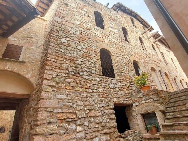 Casa in vendita a Campello Sul Clitunno, Umbria