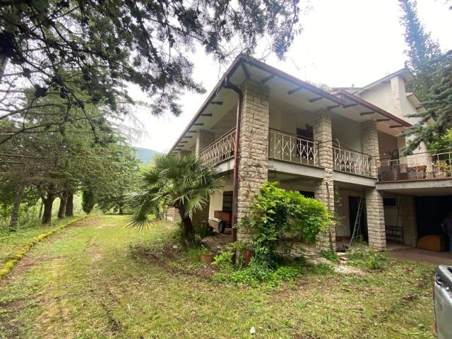 Casa in vendita a Ferentillo, Umbria