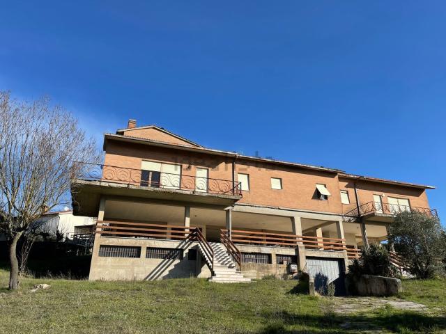 Casa in vendita a Stroncone, Umbria