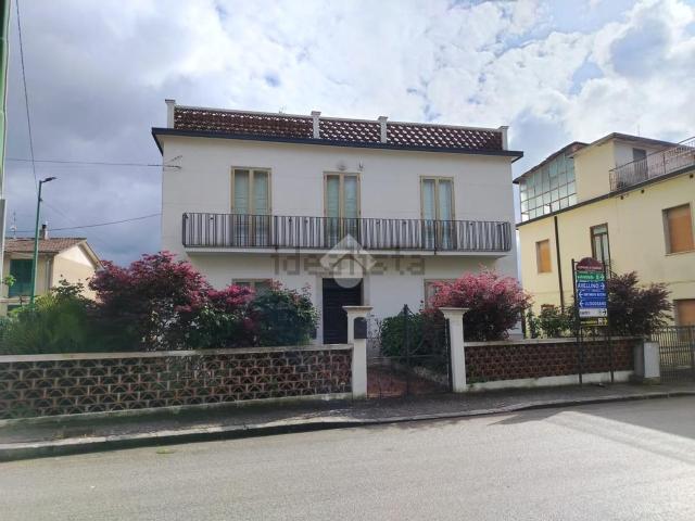 Casa in vendita a Taurasi, Campania