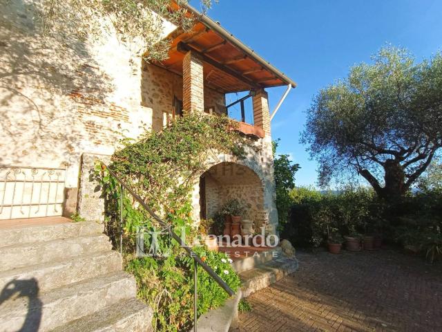 Casa in vendita a Santa Lucia, Camaiore
