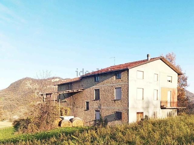 Casa in vendita a Berzana, Castelnovo ne' Monti