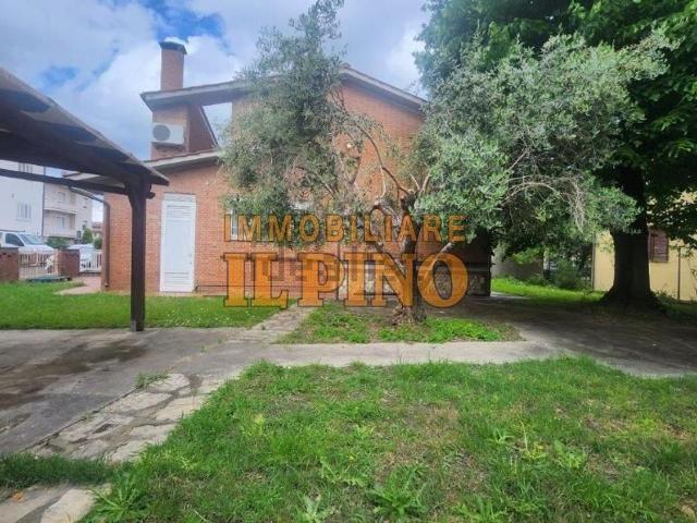 Casa in vendita a Case Bianche, Calcinaia