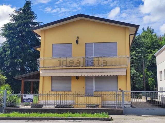 Casa in vendita a Colle Umberto, Veneto
