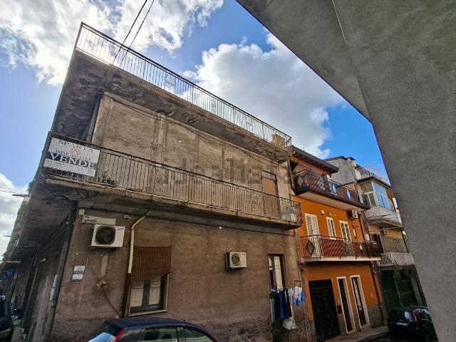 Casa in vendita a Paternò, Sicilia
