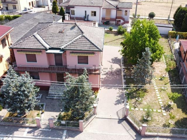 Casa in vendita a Piazza, Concamarise