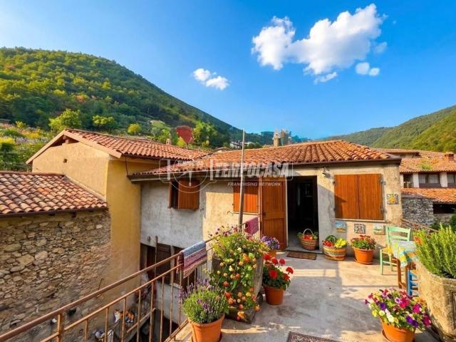 Casa in vendita a Dosso, Viadanica