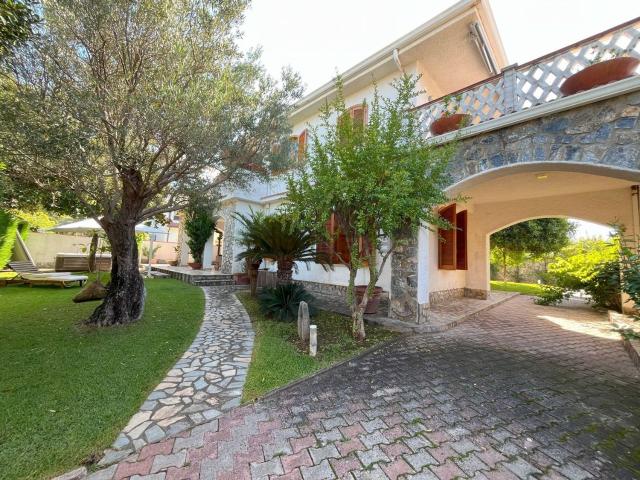 Casa in vendita a Calabria, Cosenza