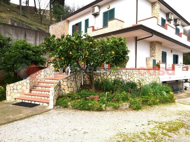 Casa in vendita a Mercato San Severino, Campania