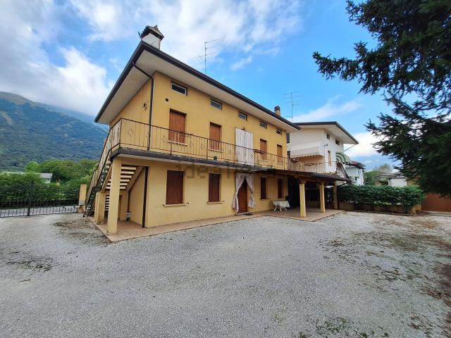 Casa in vendita a Montereale Valcellina, Friuli-Venezia Giulia