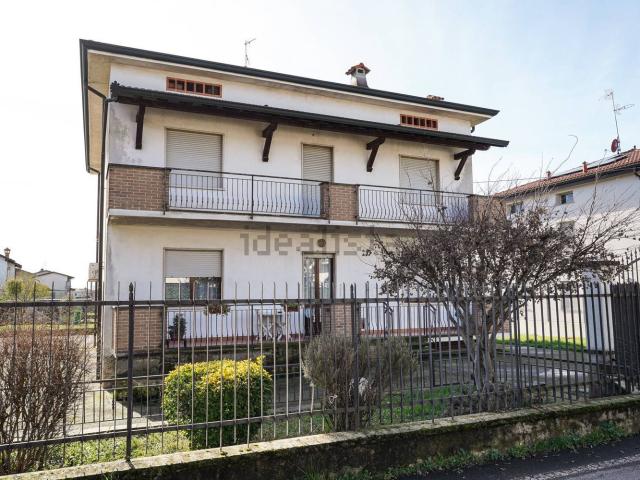 Casa in vendita a Lurano, Lombardia