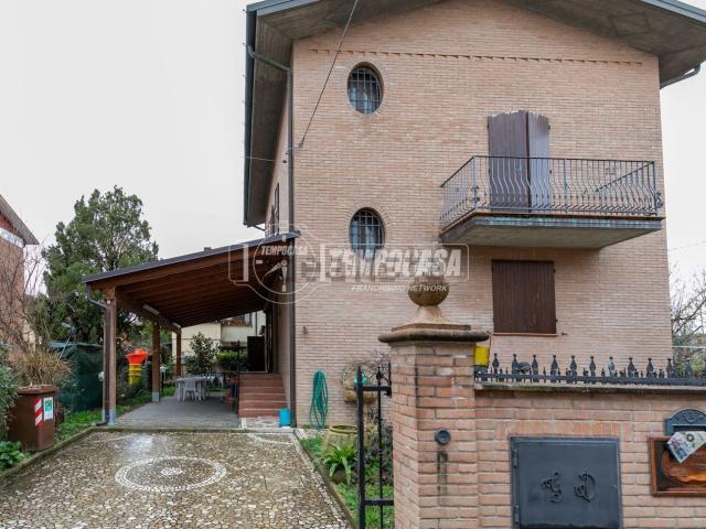 Casa in vendita a Unione Terre d'Acqua, Crevalcore