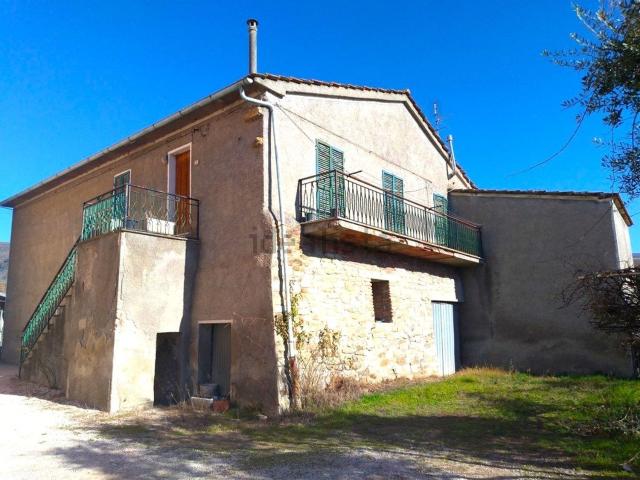Casa in vendita a Cerqueto, Passignano Sul Trasimeno