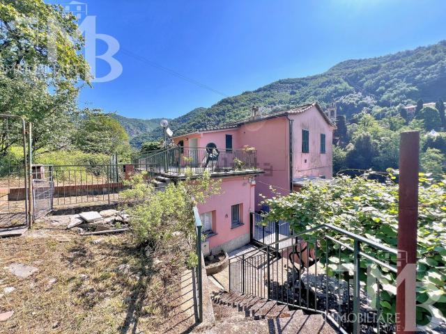 Casa in vendita a Avegno