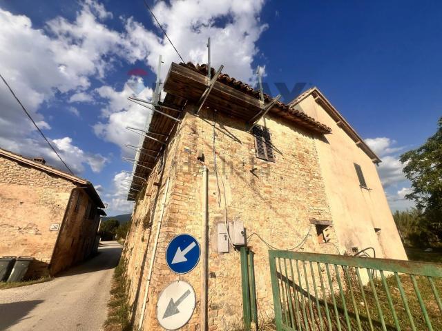 Casa in vendita a Montefalco, Umbria