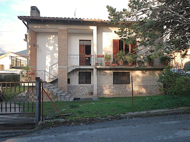 Casa in vendita a Campello Sul Clitunno, Umbria