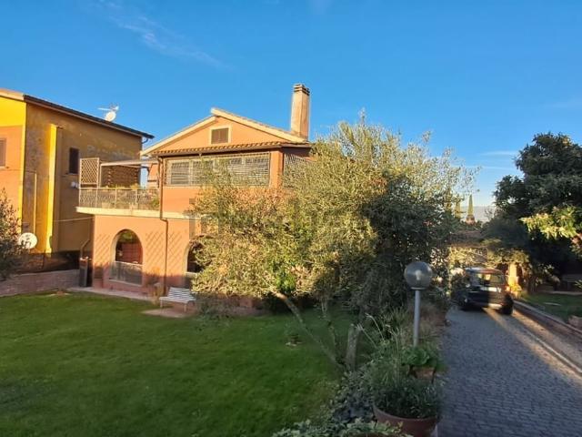 Casa in vendita a Borghesiana, Montecompatri