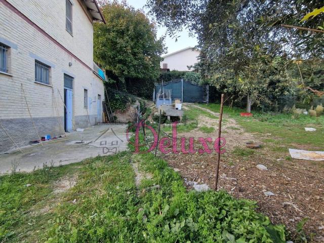 Casa in vendita a Marche, Macerata