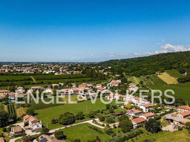 Casa in vendita a Volpago Del Montello, Veneto