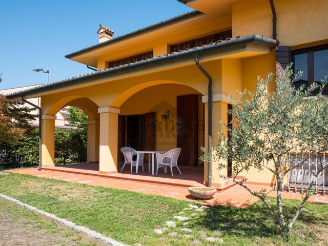 Casa in vendita a Castagnole, Paese