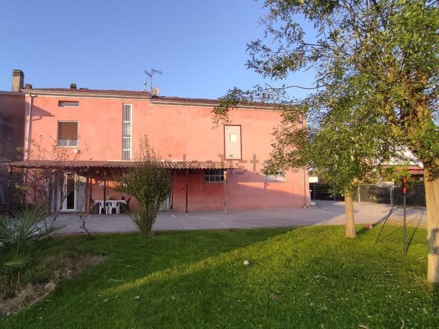 Casa in vendita a Polesine Zibello, Pieveottoville