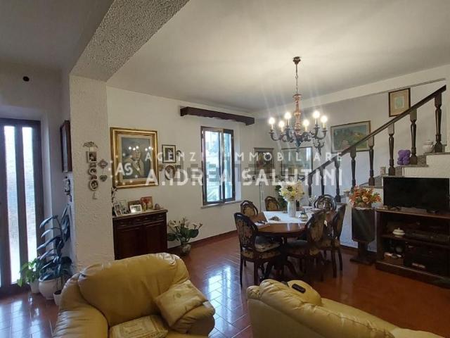 Casa in vendita a Cascine di Buti, Buti