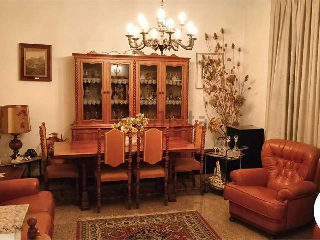 Casa in vendita a Prato, Toscana