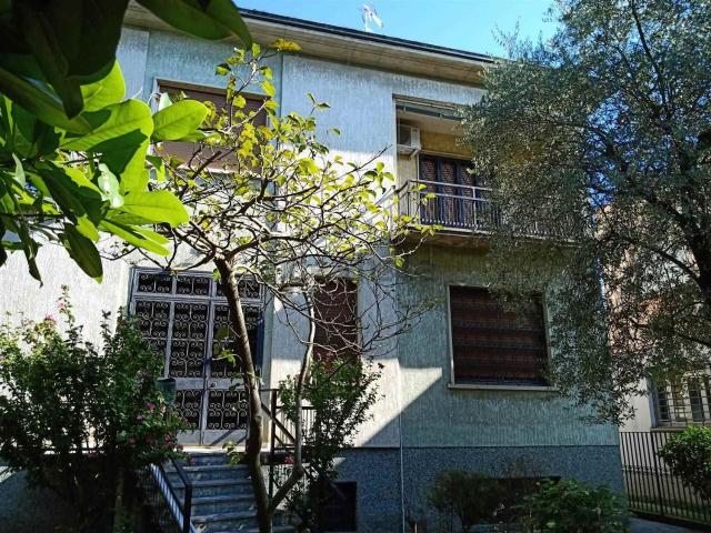 Casa in vendita a Arnate, Gallarate