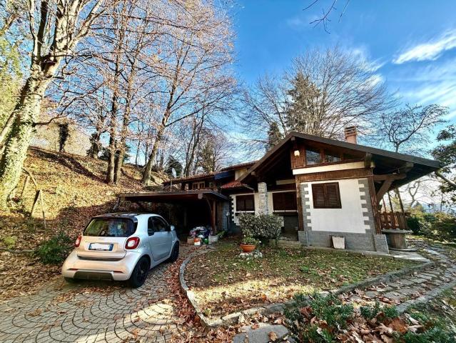 Casa in vendita a Uggiate Trevano, Lombardia