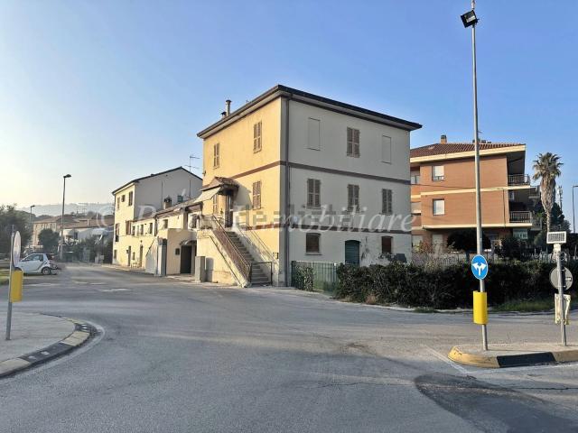 Casa in vendita a Marche, Fermo