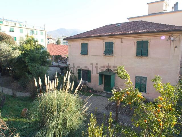Casa in vendita a Serino, Genova