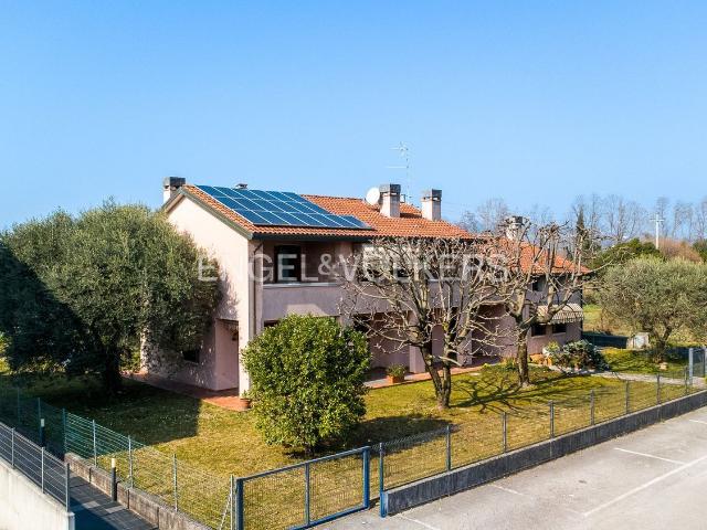 Casa in vendita a Susegana, Veneto