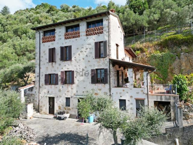 Casa in vendita a Camaiore, Toscana