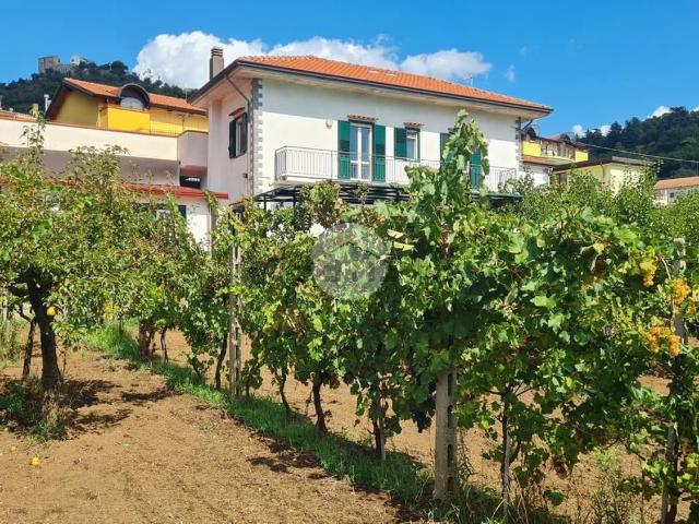 Casa in vendita a Pellezzano, Salerno