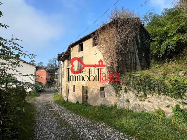 Casa in vendita a Comunità Montana del Piambello, Clivio