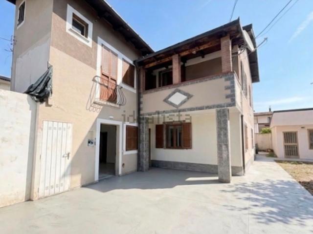 Casa in vendita a San Tommaso, Badia Pavese